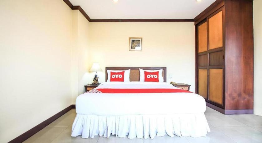 Oyo 383 White Inn Hotel Ban Khlong Lat Bua Khao Экстерьер фото
