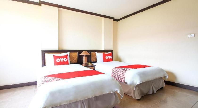 Oyo 383 White Inn Hotel Ban Khlong Lat Bua Khao Экстерьер фото