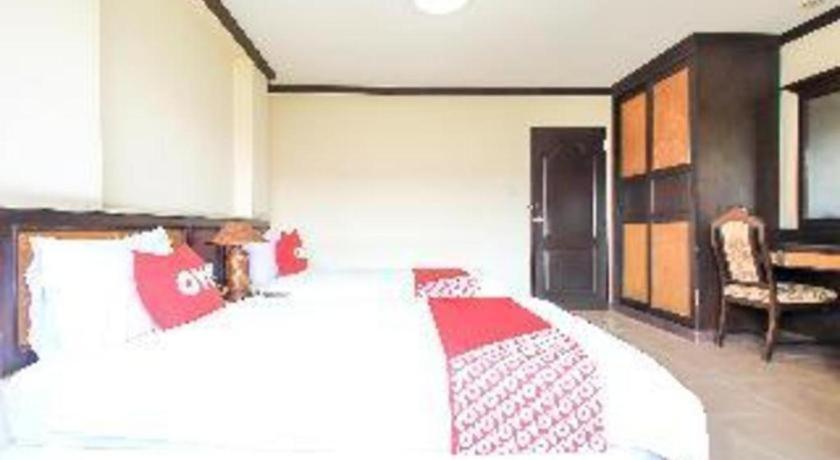 Oyo 383 White Inn Hotel Ban Khlong Lat Bua Khao Экстерьер фото